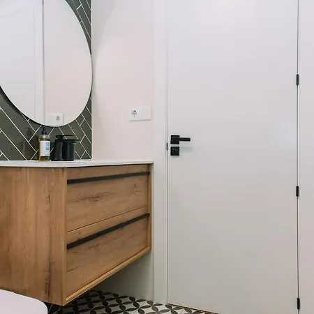 Amplio Con Luz Y Encanto By * ויגו