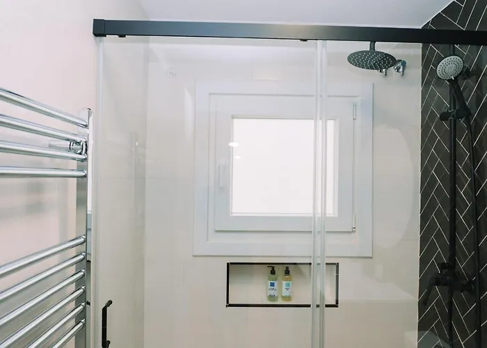 Amplio Con Luz Y Encanto By